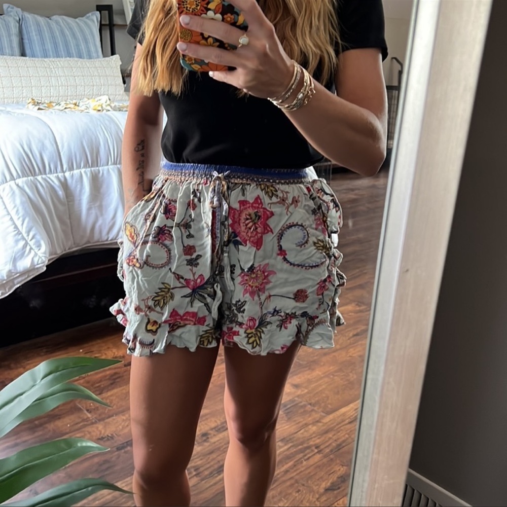 Floral Print Shorts (small)